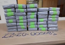 Arrestan dos y ocupan 38 paquetes de cocaína en Santo Domingo Este