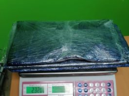 Detienen extranjera con tres paquetes presumiblemente cocaína en Punta Cana