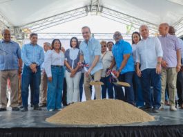 Presidente Abinader anuncia construcción cinco destacamentos policiales, un estadio, una cancha y un centro comunal en Sabana Perdida