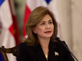 Vicepresidenta solicita a los docentes volver a las aulas