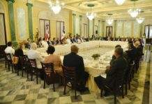 Presidente Abinader almuerza con comunicadores
