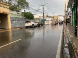 Poco tránsito y quema de neumáticos en inicio de paro en Santiago