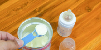 Leche de fórmula: 5 claves para entender la crisis de desabastecimiento en Estados Unidos