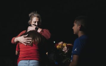 Cómo hablar con los niños y adolescentes sobre los tiroteos masivos