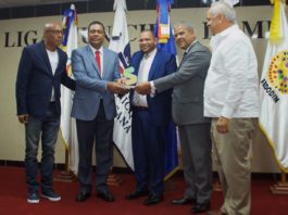 Gestión de alcalde Carlos Guzmán es reconocida por mejor desempeño institucional y servicios