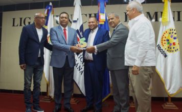 Gestión de alcalde Carlos Guzmán es reconocida por mejor desempeño institucional y servicios