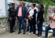 Alcalde Carlos Guzmán encabeza operativo de retiro de cientos de vallas ilegales en todo el municipio