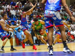 Triple doble de Valdez mantiene con vida a Cotorras Del Gustavo