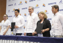 RD firma acuerdos con importantes aerolíneas de Canadá para potenciar turismo