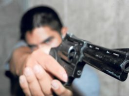 Sigue espiral de violencia: Hombre mata a su amigo de cuatro disparos