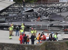 Al menos dos heridos graves y cuatro leves al derrumbarse el escenario de un festival de música en Santiago de Compostela