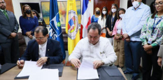 SNS y PUCMM firman acuerdo para fortalecer la investigación y formación académica