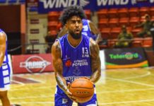 Marineros superan a Indios en apretado partido