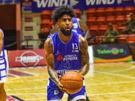 Marineros superan a Indios en apretado partido