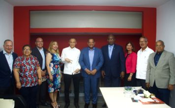 Alcalde Carlos Guzmán apoya aspiraciones de Editrudis Beltrán para dirigir UASD