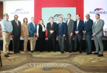 Aduanas y AMCHAMDR presentan proyecto para la realización del estudio de segmentos de mercado de hub logístico