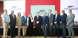 Aduanas y AMCHAMDR presentan proyecto para la realización del estudio de segmentos de mercado de hub logístico