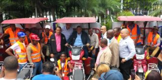 Alcalde Carlos Guzmán presenta moderna y nueva flotilla de motocicletas