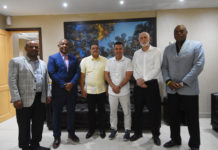 Dirigente de béisbol y softball español busca apoyo del COD y MIDEREC