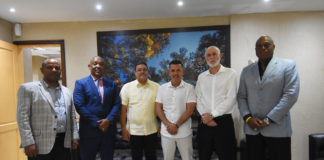 Dirigente de béisbol y softball español busca apoyo del COD y MIDEREC