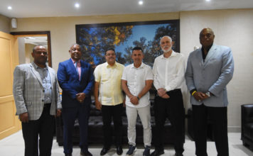 Dirigente de béisbol y softball español busca apoyo del COD y MIDEREC