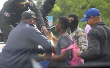 ASDN y MIGRACIÓN detienen 166 haitianos ilegales arrabalizaban la vía pública