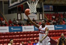 Los Indios pasean a los punteros Leones