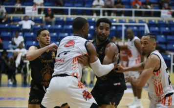 Guerrero imponente en triunfo de Leones en La Vega