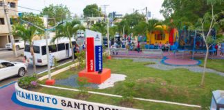 Alcalde Carlos Guzmán entrega totalmente remozado parque de Buena Vista 1ra, Villa Mella