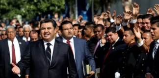 La Luz del Mundo: qué poder tiene y cómo se financia la iglesia cuyo líder, Naasón Joaquín García, acaba de ser condenado por abuso sexual de fieles