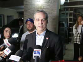 Presidente y primera dama visitan a la familia Jorge Villegas para solidarizarse por la muerte del ministro de Medio Ambiente y amigo, Orlando Jorge Mera