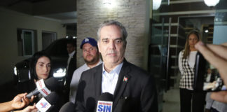 Presidente y primera dama visitan a la familia Jorge Villegas para solidarizarse por la muerte del ministro de Medio Ambiente y amigo, Orlando Jorge Mera