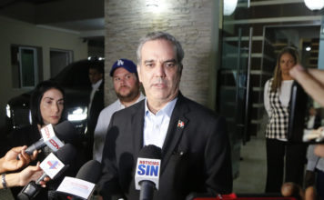 Presidente y primera dama visitan a la familia Jorge Villegas para solidarizarse por la muerte del ministro de Medio Ambiente y amigo, Orlando Jorge Mera