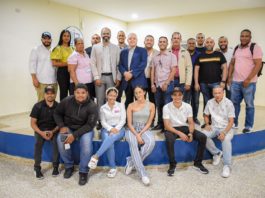 Santana Martínez y Junior Matrillé dictan charla para miembros del CCDF