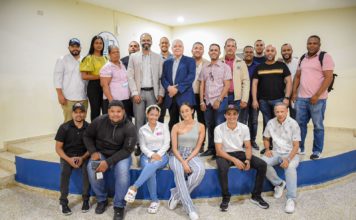 Santana Martínez y Junior Matrillé dictan charla para miembros del CCDF