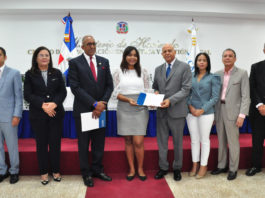 CAPGEFI gradúa más de 300 servidores públicos