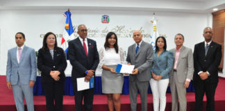 CAPGEFI gradúa más de 300 servidores públicos