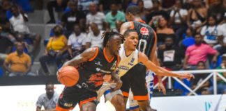 Reales eliminan a los Marineros y esperan resultado del domingo