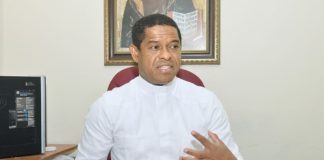 Sacerdote rechaza la ideología de género en Código Penal