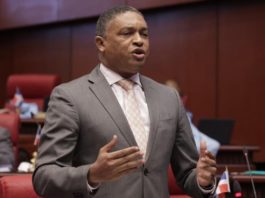 Lorenzo reclama al Gobierno devolver “abusivos montos” cobrados en factura eléctrica