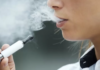 «Es como si fumaran 20 cigarrillos al día»: los riesgos de los cigarrillos electrónicos que se han puesto de moda entre jóvenes y adolescentes