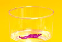 Lo que los psicólogos quieren que sepas sobre la crisis de los veintitantos