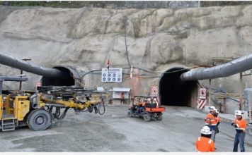 Técnicos ya trabajan en ensamblaje de equipos para el rescate de mineros