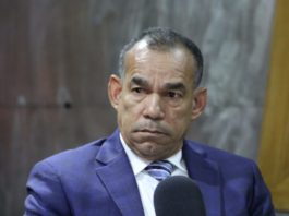 Juez se inhibe y paraliza audiencia contra Alburquerque