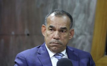 Juez se inhibe y paraliza audiencia contra Alburquerque