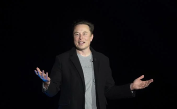 Elon Musk vende acciones de Tesla por casi 7,000 millones de dólares