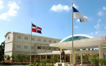 Universidad Autónoma de Santo Domingo gradúa 1892 nuevos profesionales