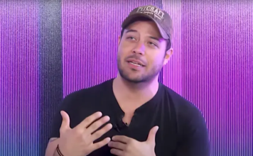 Fiscalía deja detenido actor Andrés Castillo acusado de acoso a menor