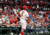 Albert Pujols pega grand slam y se coloca a diez jonrones de los 700