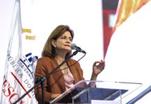 Vicepresidenta encabeza acto entrega de 10 mil becas nacionales e internacionales a igual número de jóvenes de todo el país